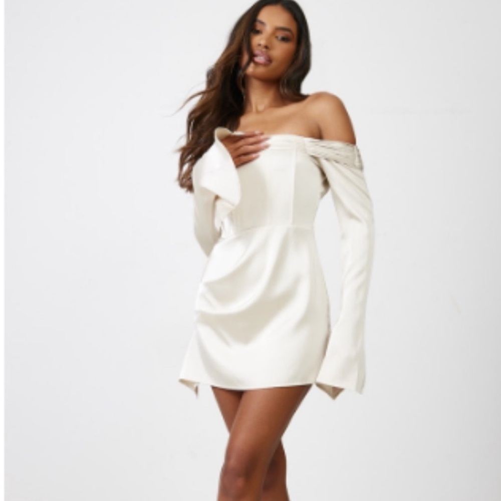 NWT PrettyLittleThing Champagne Satin Pleat Detail Bardot Flared Sleeve Dress